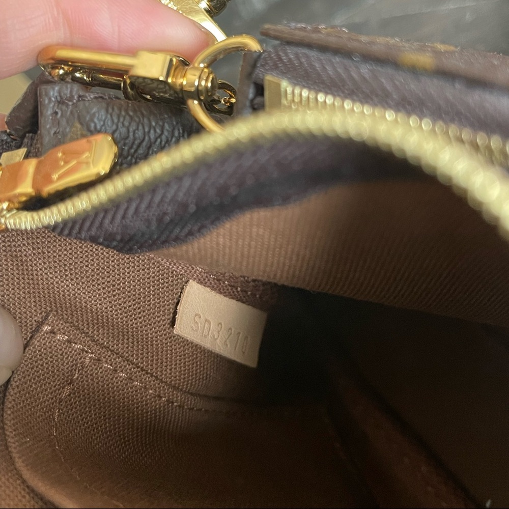 LOUIS VUITTON Multi Pochette Accessories Bag - Picture 13 of 16